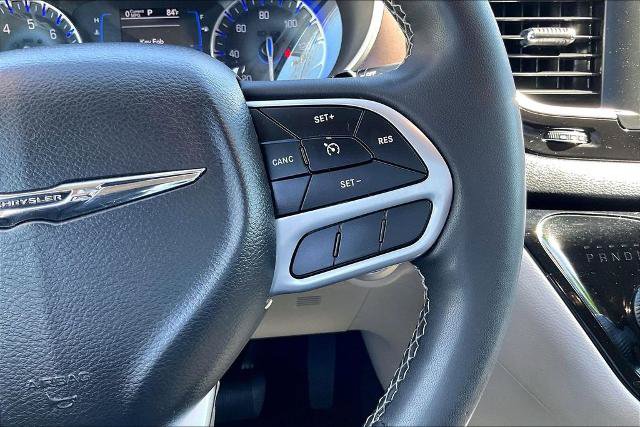 Used 2022 Chrysler Voyager LX FWD image 18