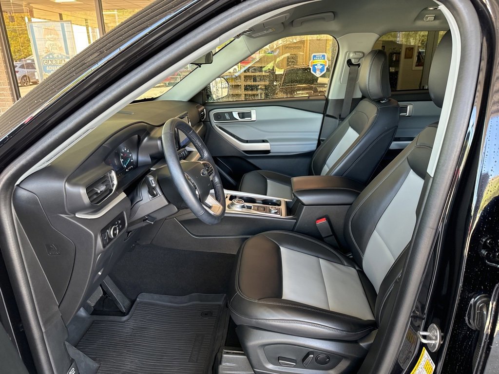 Certified 2023 Ford Explorer XLT w/ Equipment Group 202A image 8