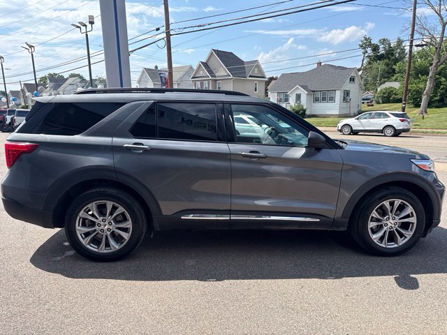 Certified 2023 Ford Explorer XLT w/ Equipment Group 202A AWD/4WD image 5