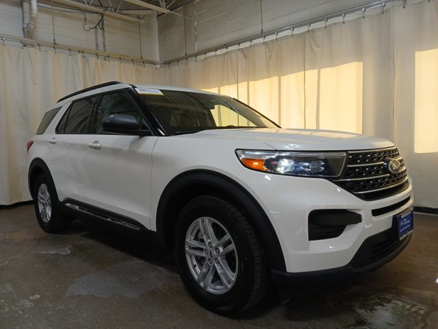 Certified 2022 Ford Explorer XLT image 2
