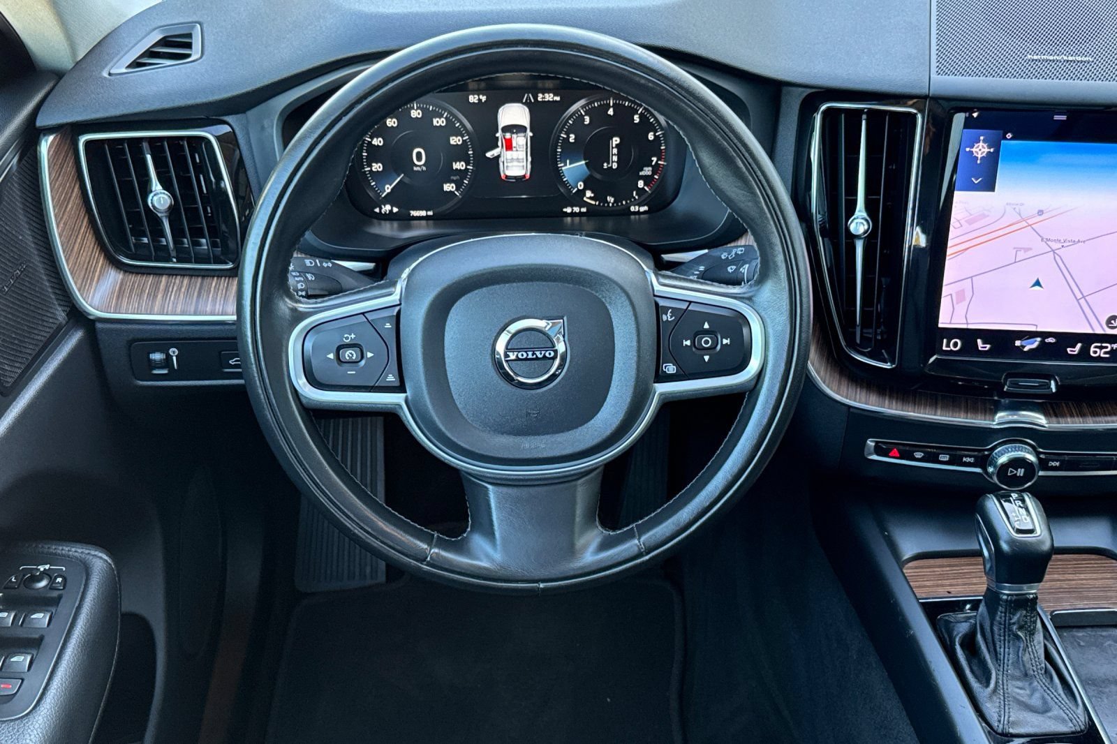 Used 2021 Volvo XC60 T6 Momentum AWD/4WD image 16