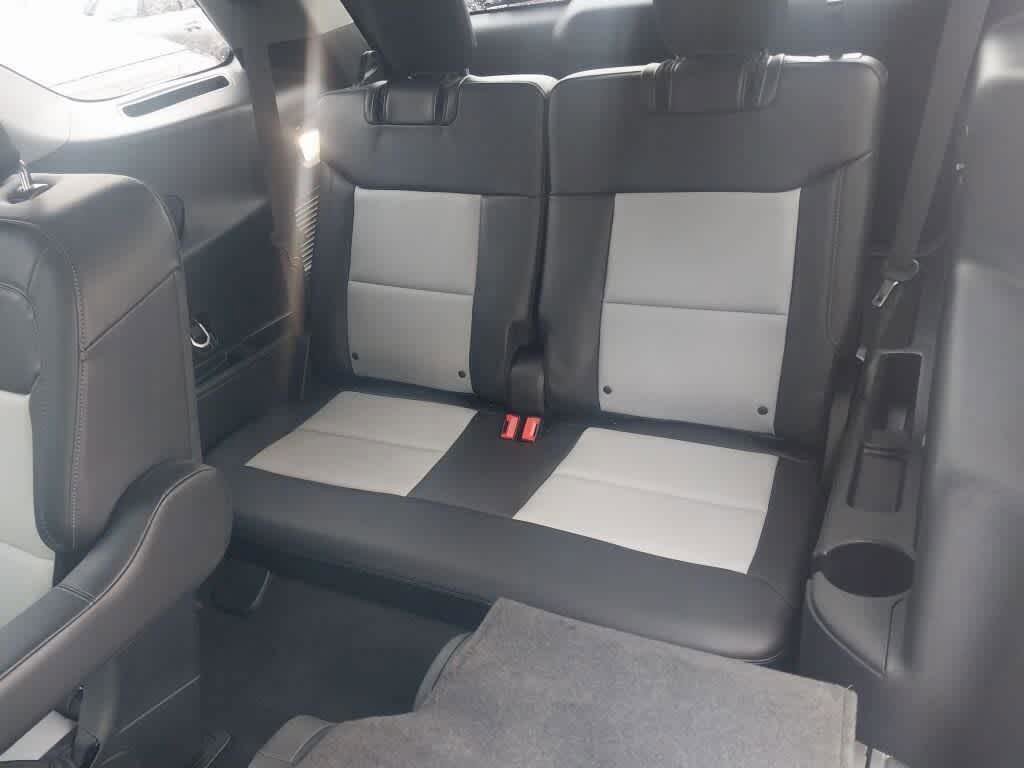 Certified 2023 Ford Explorer XLT w/ Equipment Group 202A AWD/4WD image 18