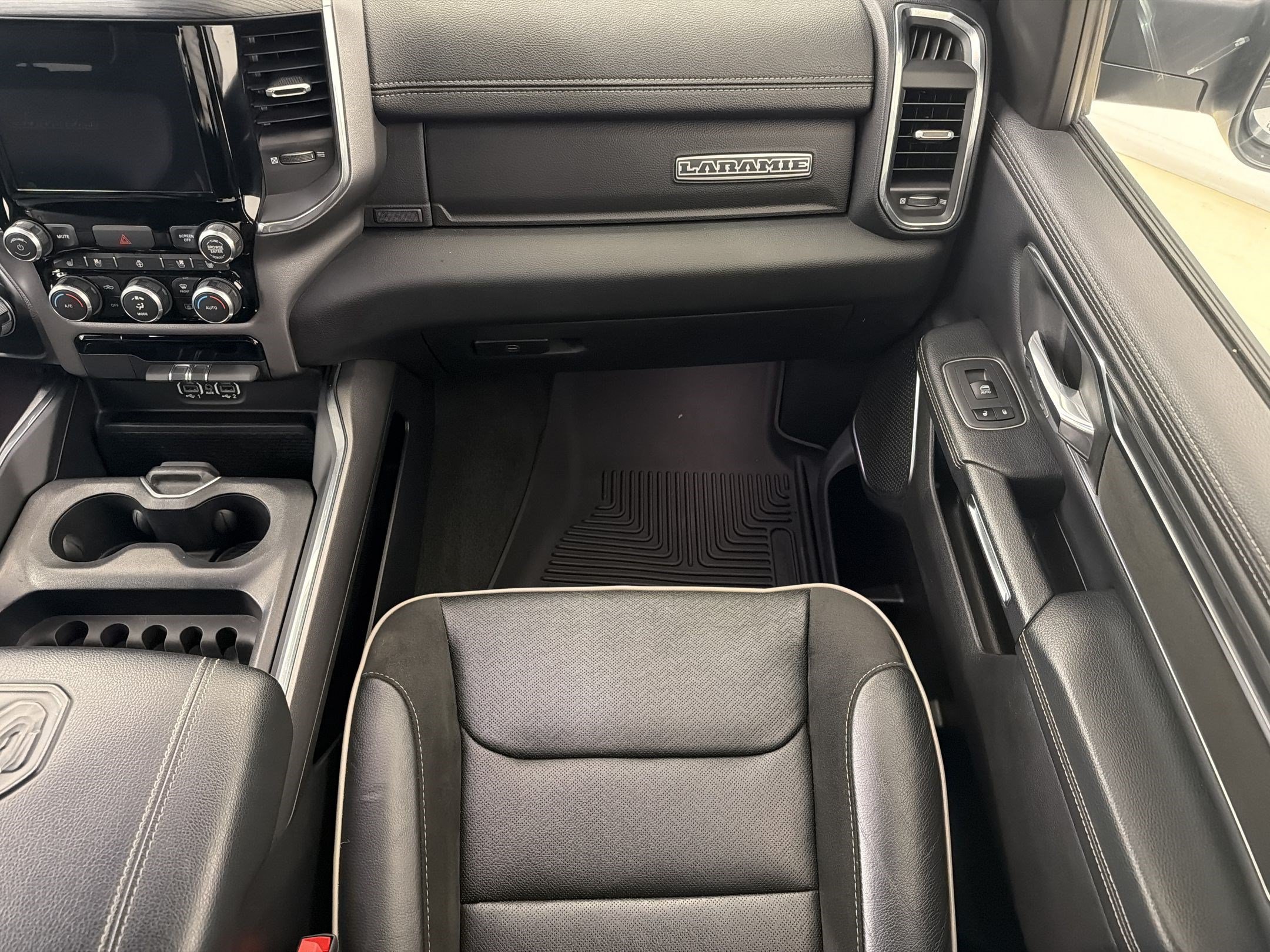 Used 2024 RAM 1500 Laramie RWD image 29