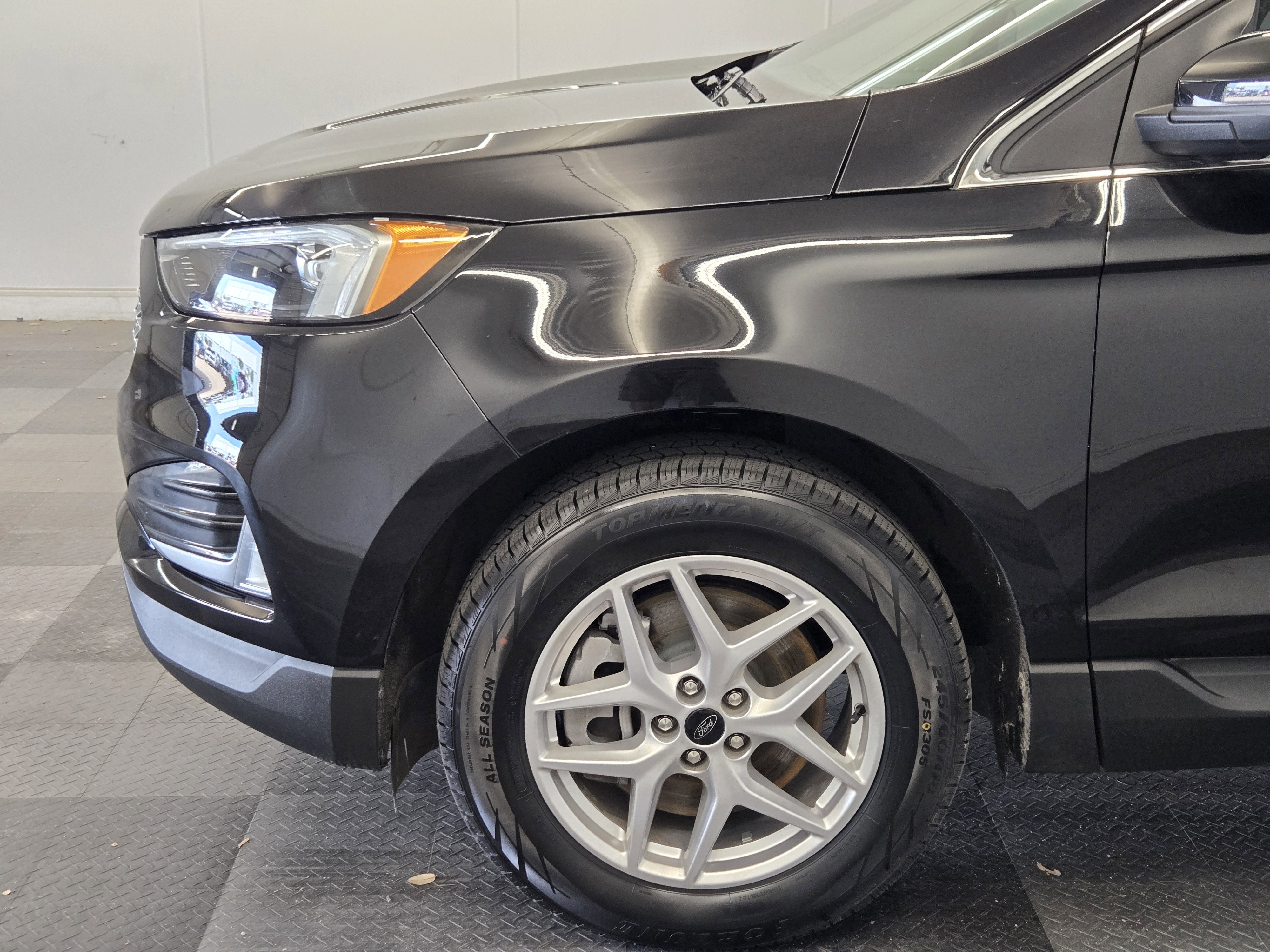 Certified 2023 Ford Edge SEL w/ Convenience Package AWD/4WD image 9