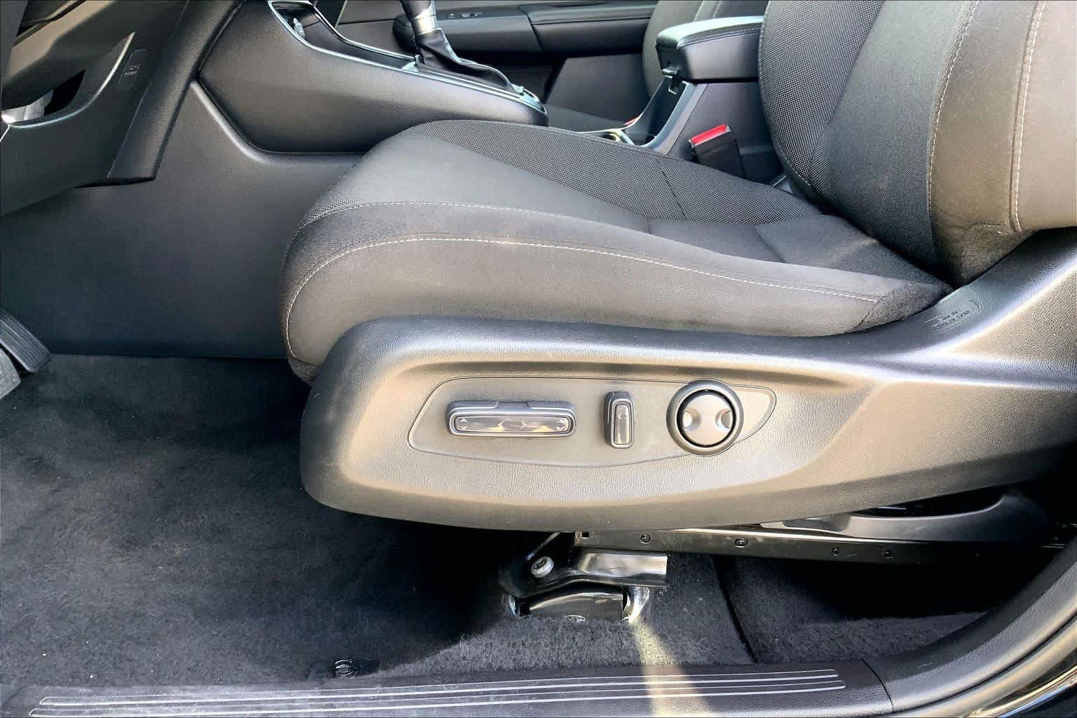 Used 2025 Honda CR-V EX image 34