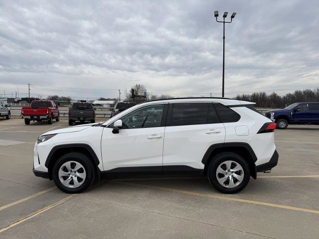 Used 2021 Toyota RAV4 LE image 5