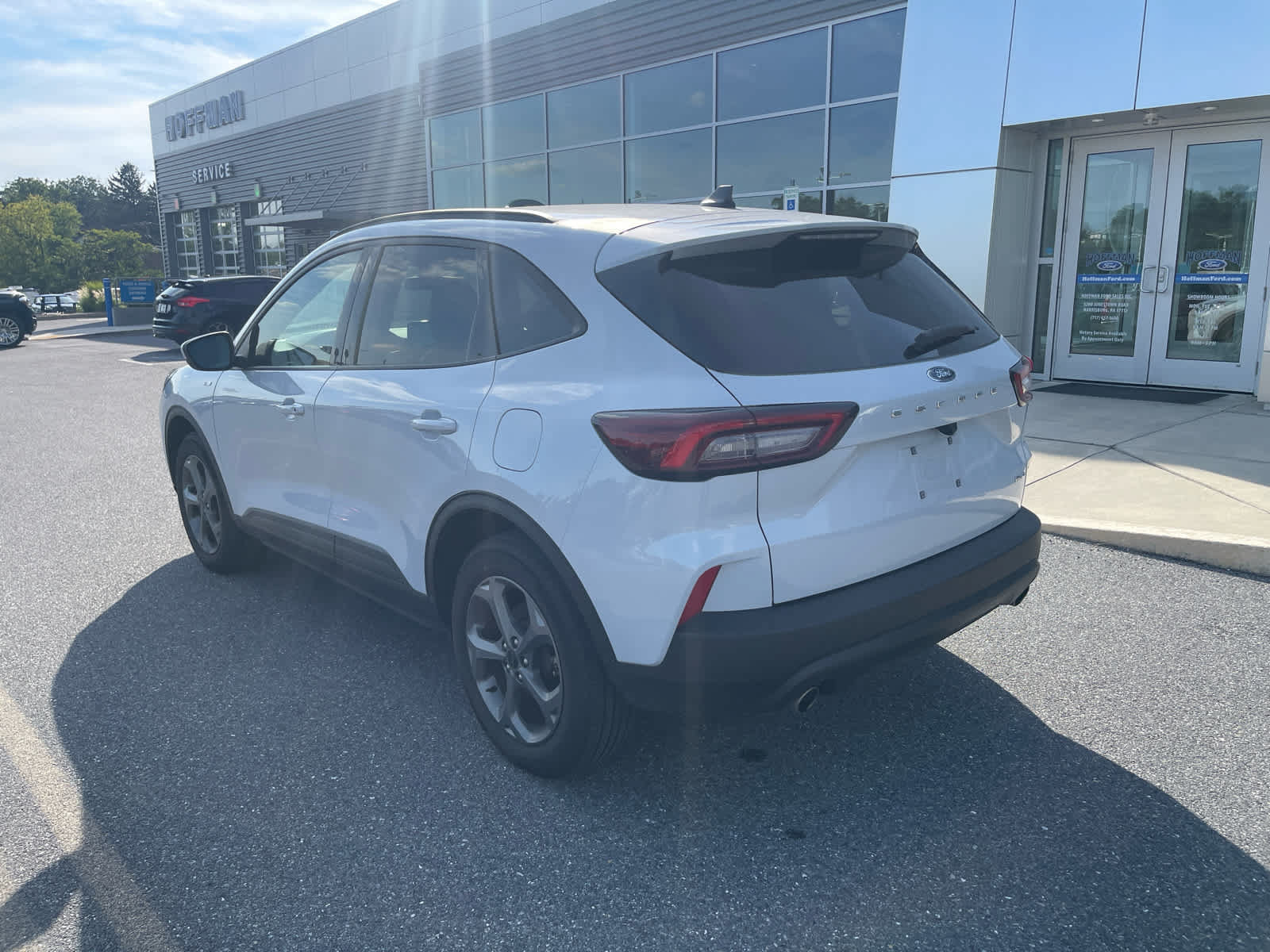 Certified 2025 Ford Escape ST-Line Select AWD/4WD image 3