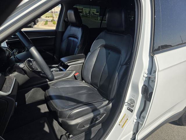 Used 2022 Jeep Grand Cherokee L Limited AWD/4WD image 10