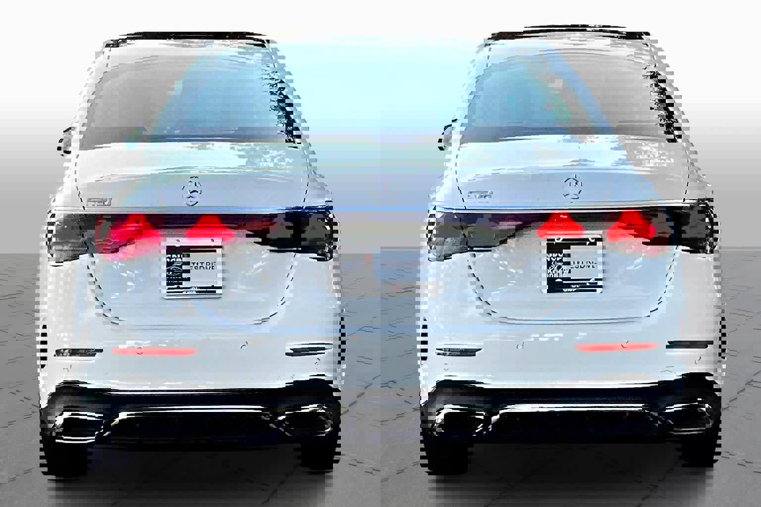 Used 2025 Mercedes-Benz E 350 Sedan w/ Winter Package image 3