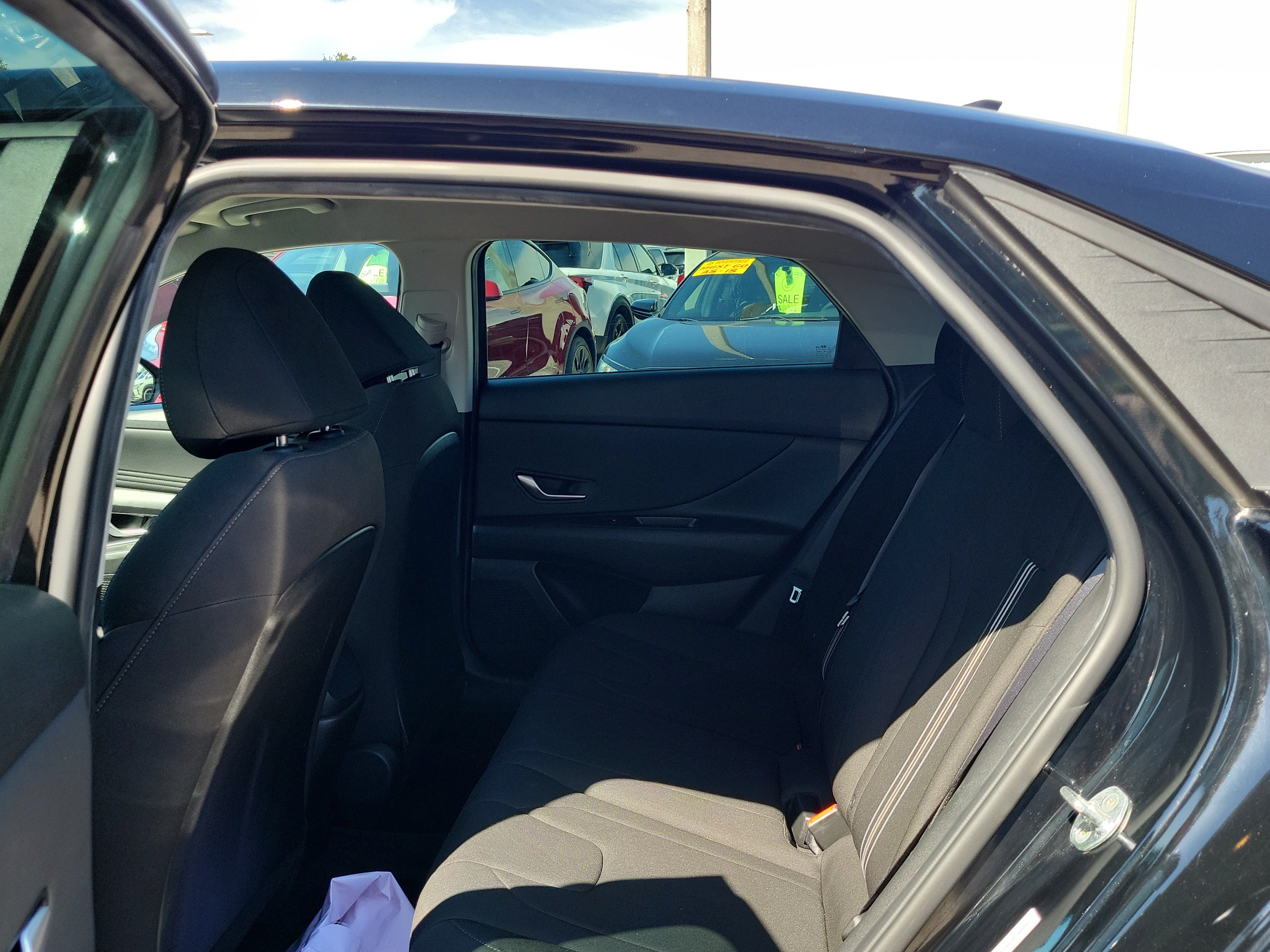 Used 2023 Hyundai Elantra SEL w/ Convenience Package FWD image 11