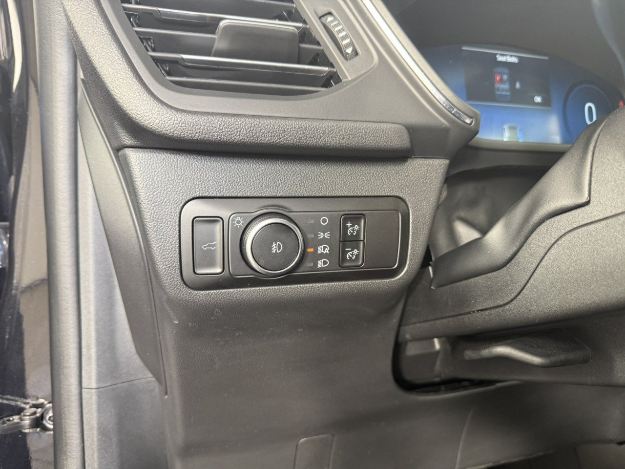 Certified 2025 Ford Escape Platinum AWD/4WD image 22