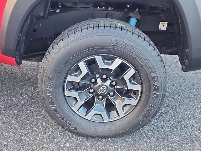 Used 2022 Toyota Tacoma TRD Off-Road image 9