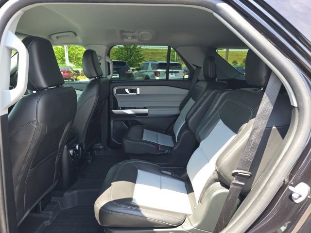 Certified 2023 Ford Explorer XLT w/ Equipment Group 202A AWD/4WD image 15