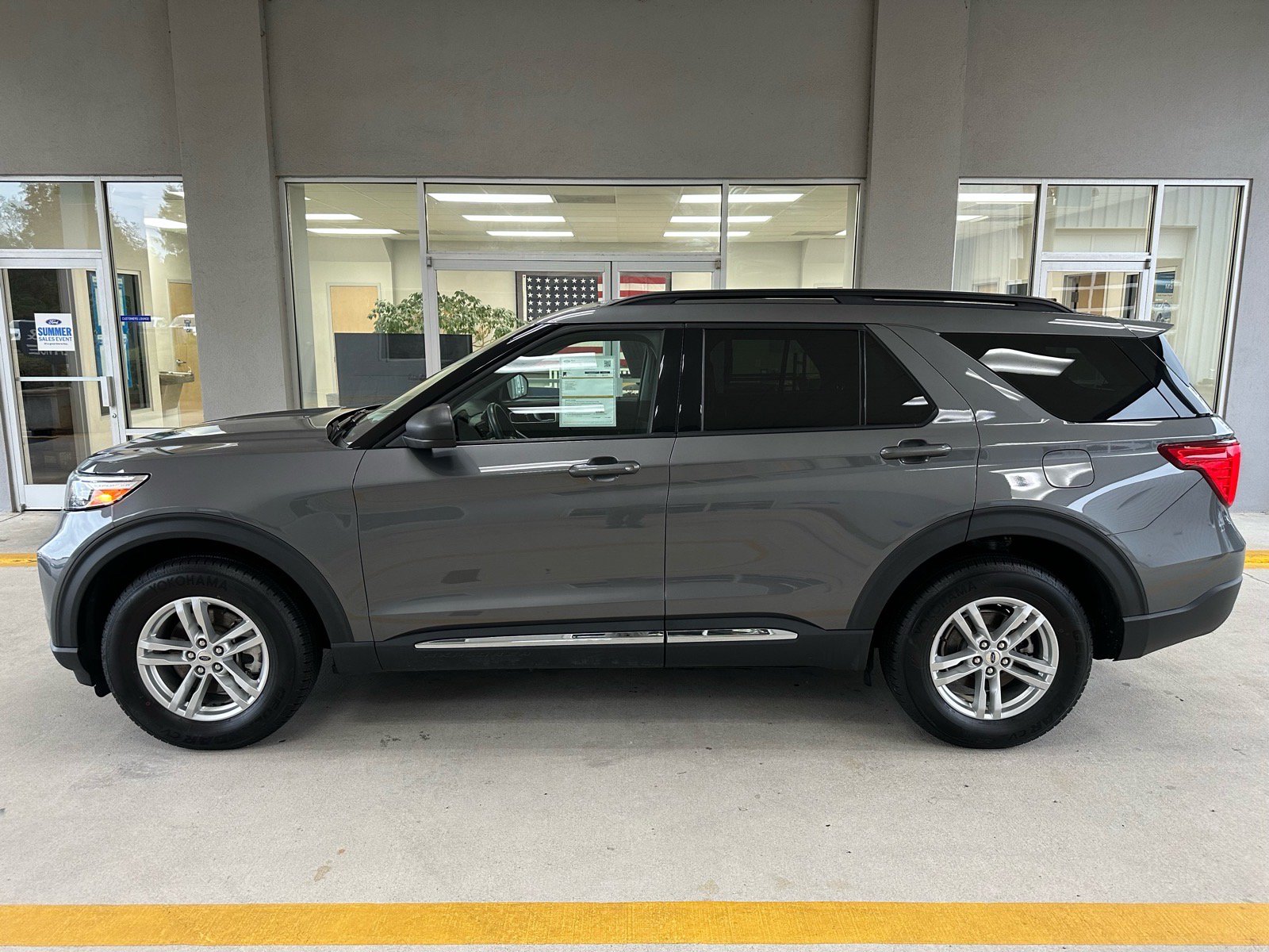 Certified 2023 Ford Explorer XLT AWD/4WD image 4