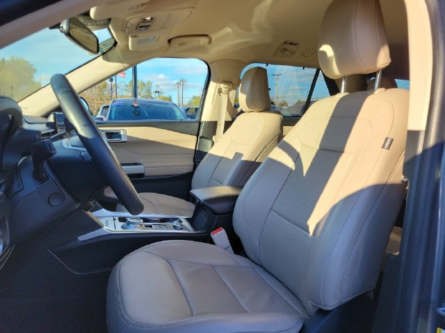 Certified 2023 Ford Explorer Limited w/ Equipment Group 301A AWD/4WD image 9