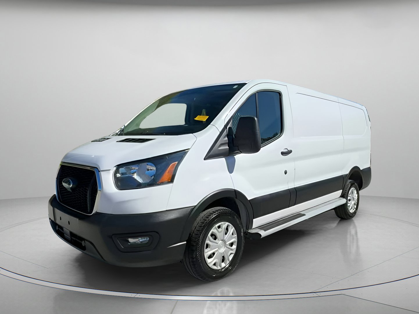 Certified 2024 Ford Transit 250 w/ Exterior Upgrade Package image 4