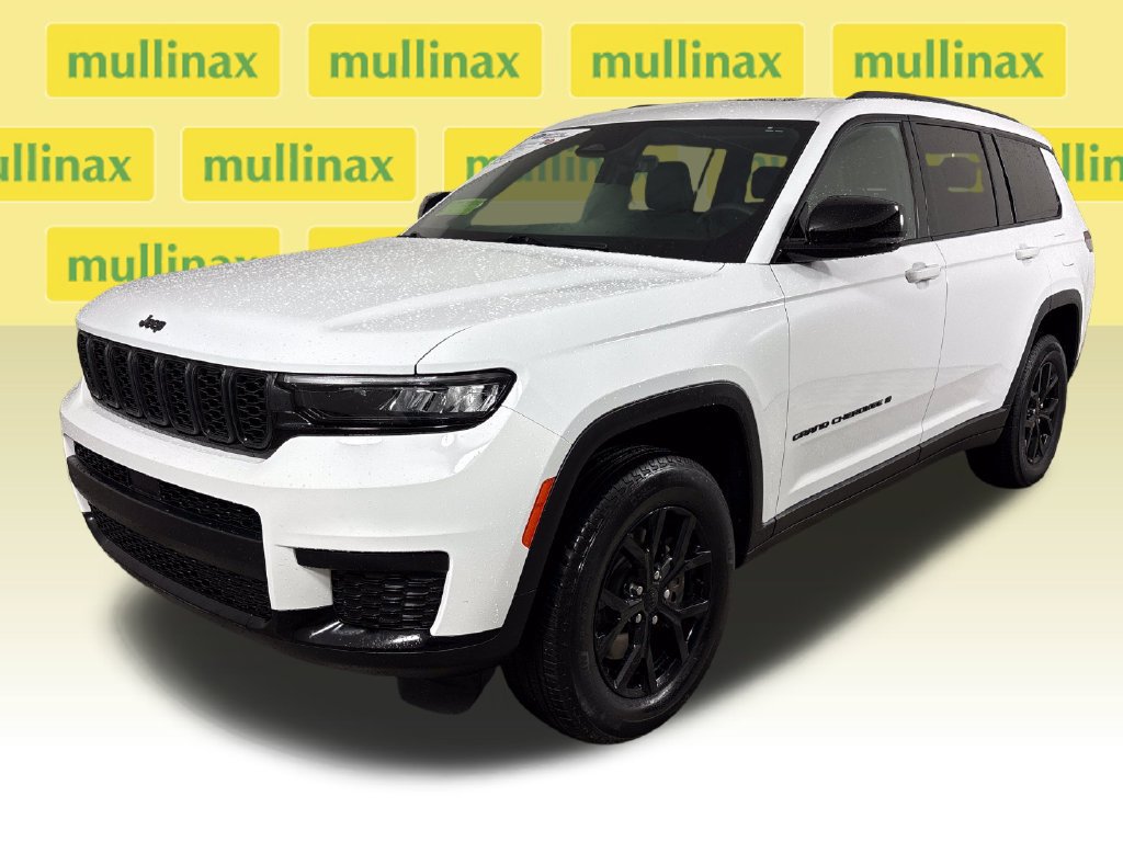 Used 2025 Jeep Grand Cherokee L Altitude RWD image 14