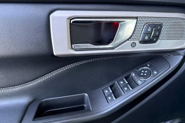 Certified 2020 Ford Explorer Limited w/ Hybrid Equipment Group 310A image 10