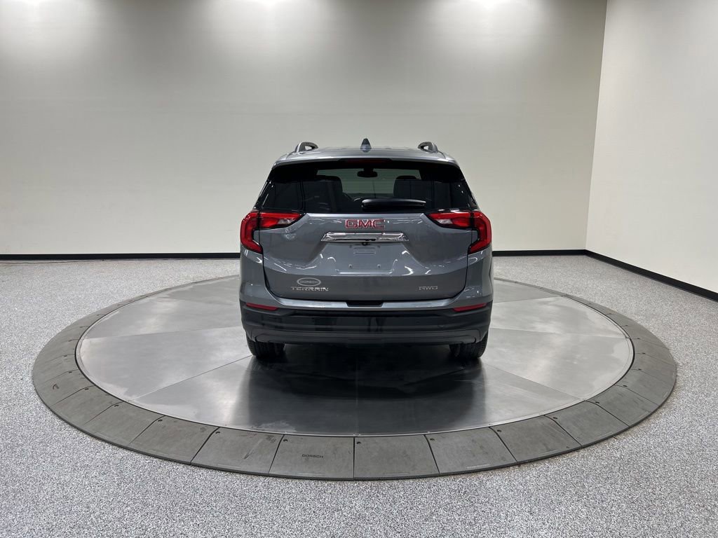 Used 2020 GMC Terrain SLE w/ Driver Convenience Package image 4