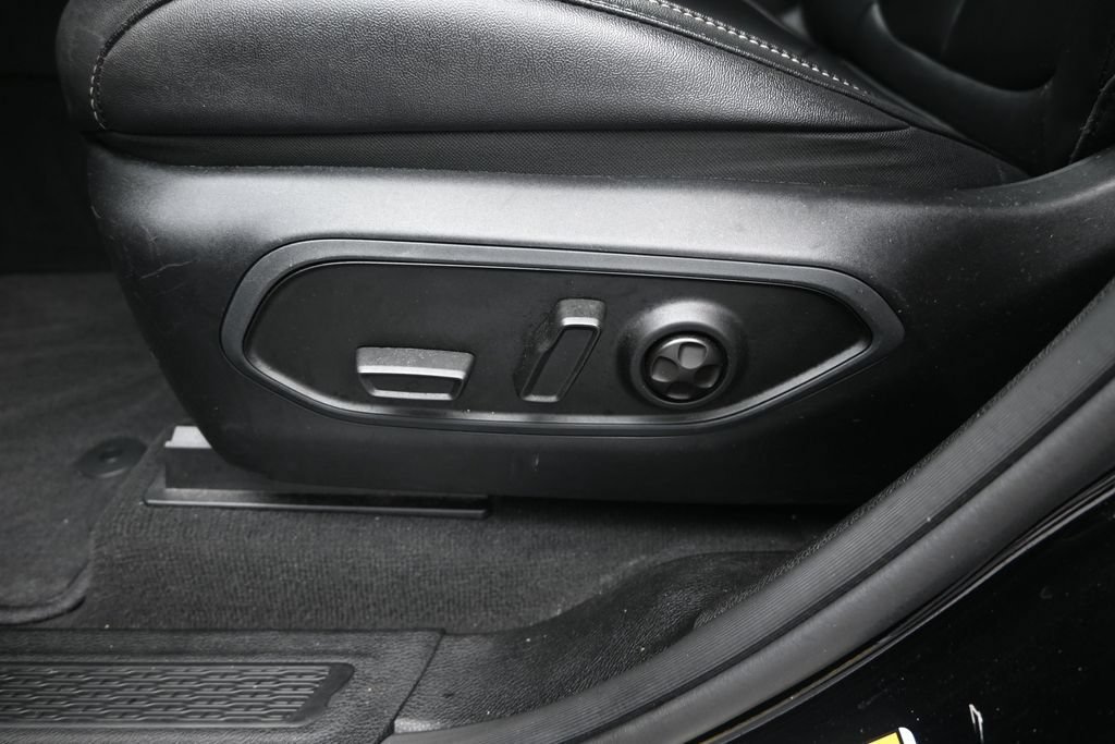 Used 2023 Jeep Grand Cherokee L Limited AWD/4WD image 22
