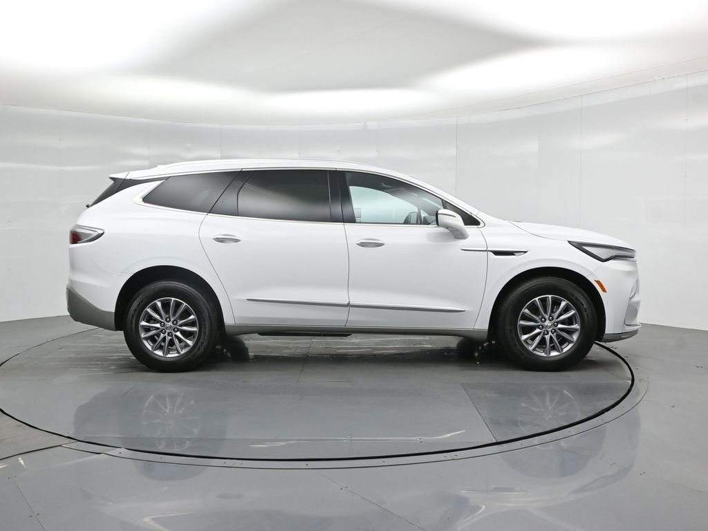 Used 2024 Buick Enclave Premium image 9