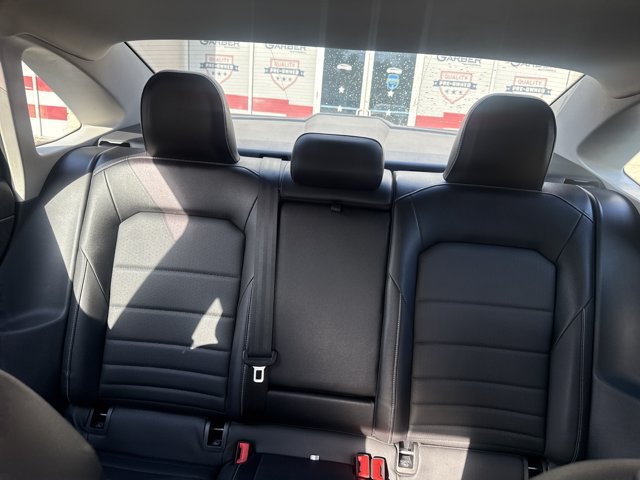 Used 2023 Volkswagen Jetta SE w/ Panoramic Sunroof Package FWD image 14