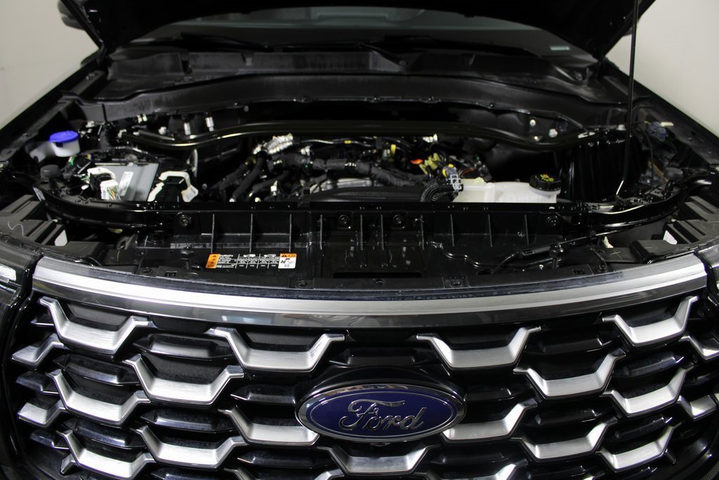 Certified 2025 Ford Explorer Platinum w/ LUX Leather Package image 7