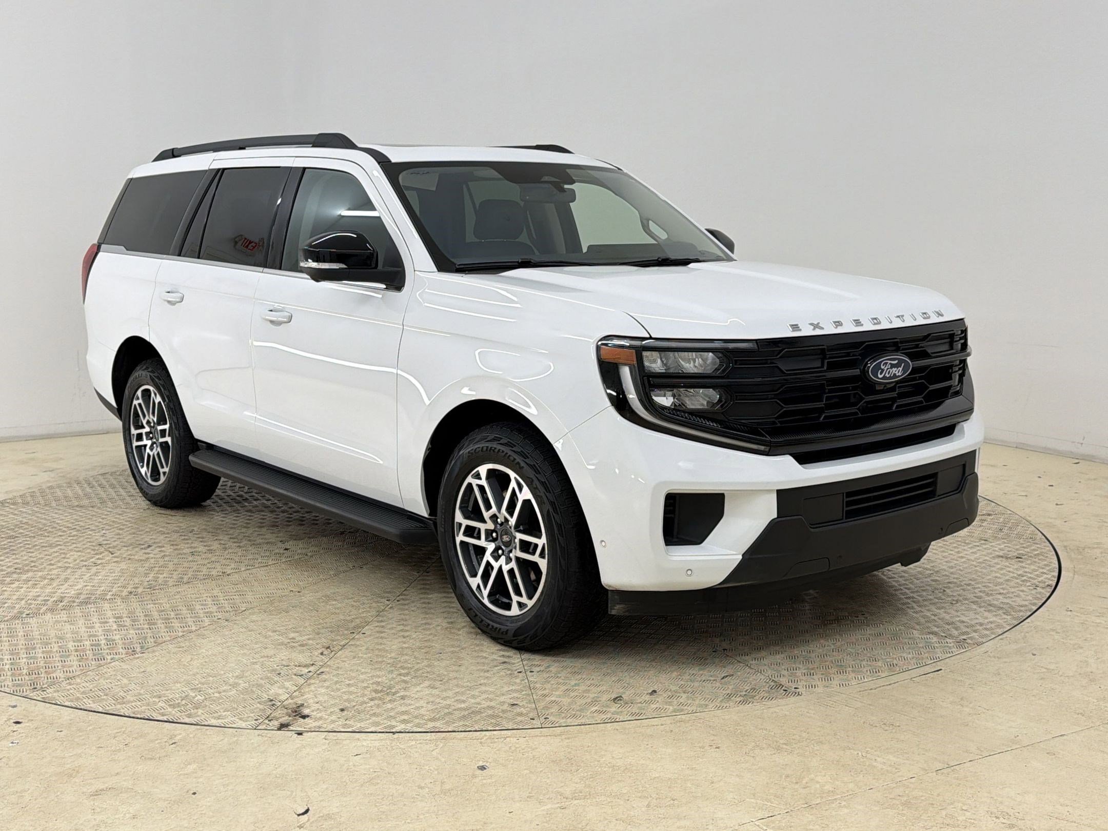 Certified 2025 Ford Expedition Active AWD/4WD image 7