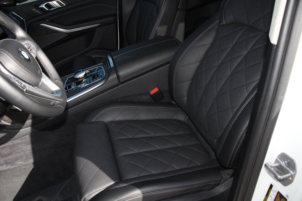 Used 2024 BMW X7 xDrive40i w/ Premium Package AWD/4WD image 23