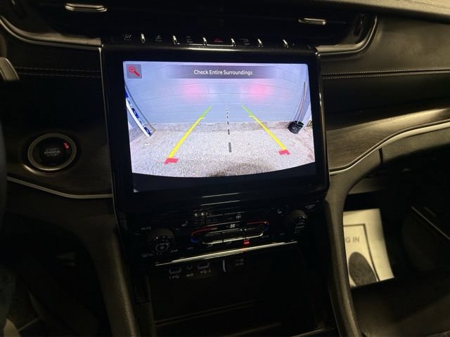 Used 2022 Jeep Grand Cherokee L Limited w/ Black Appearance Package AWD/4WD image 18