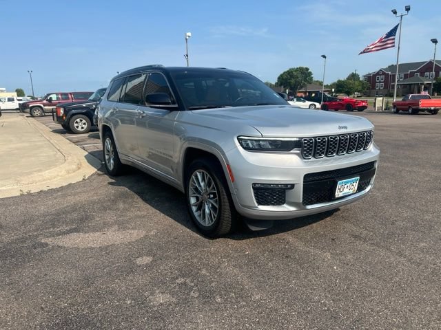 Used 2022 Jeep Grand Cherokee L Summit w/ Advanced Protech Group IV AWD/4WD image 3