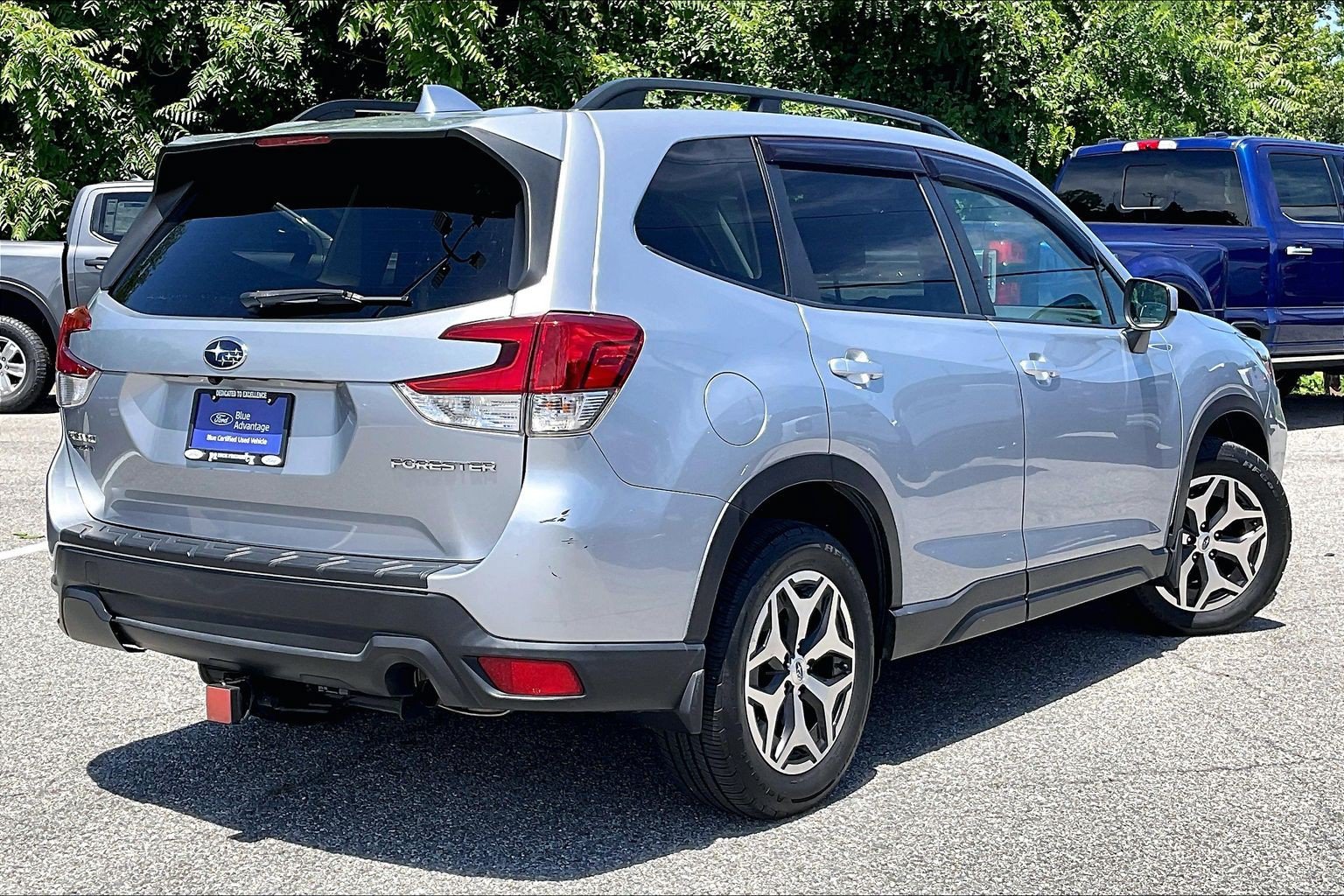 Used 2019 Subaru Forester Premium w/ All-Weather Package AWD/4WD image 12