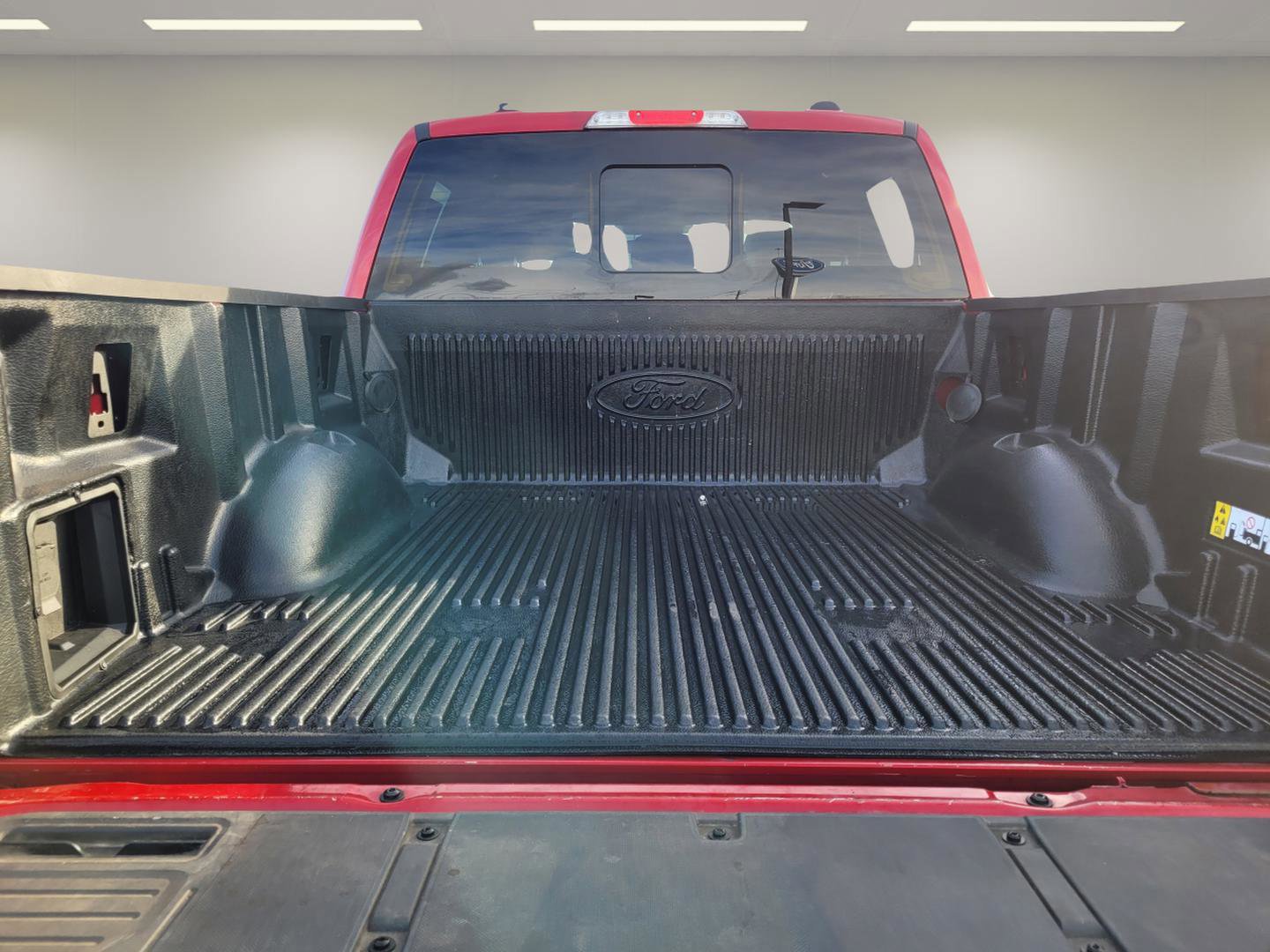 Certified 2022 Ford F150 XLT w/ Equipment Group 302A High image 28