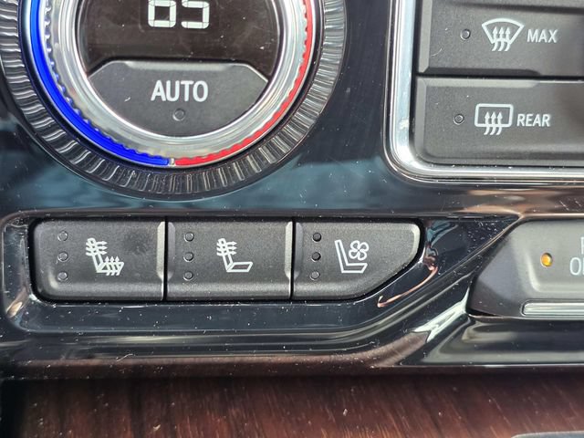 Used 2024 GMC Yukon Denali Ultimate AWD/4WD image 22
