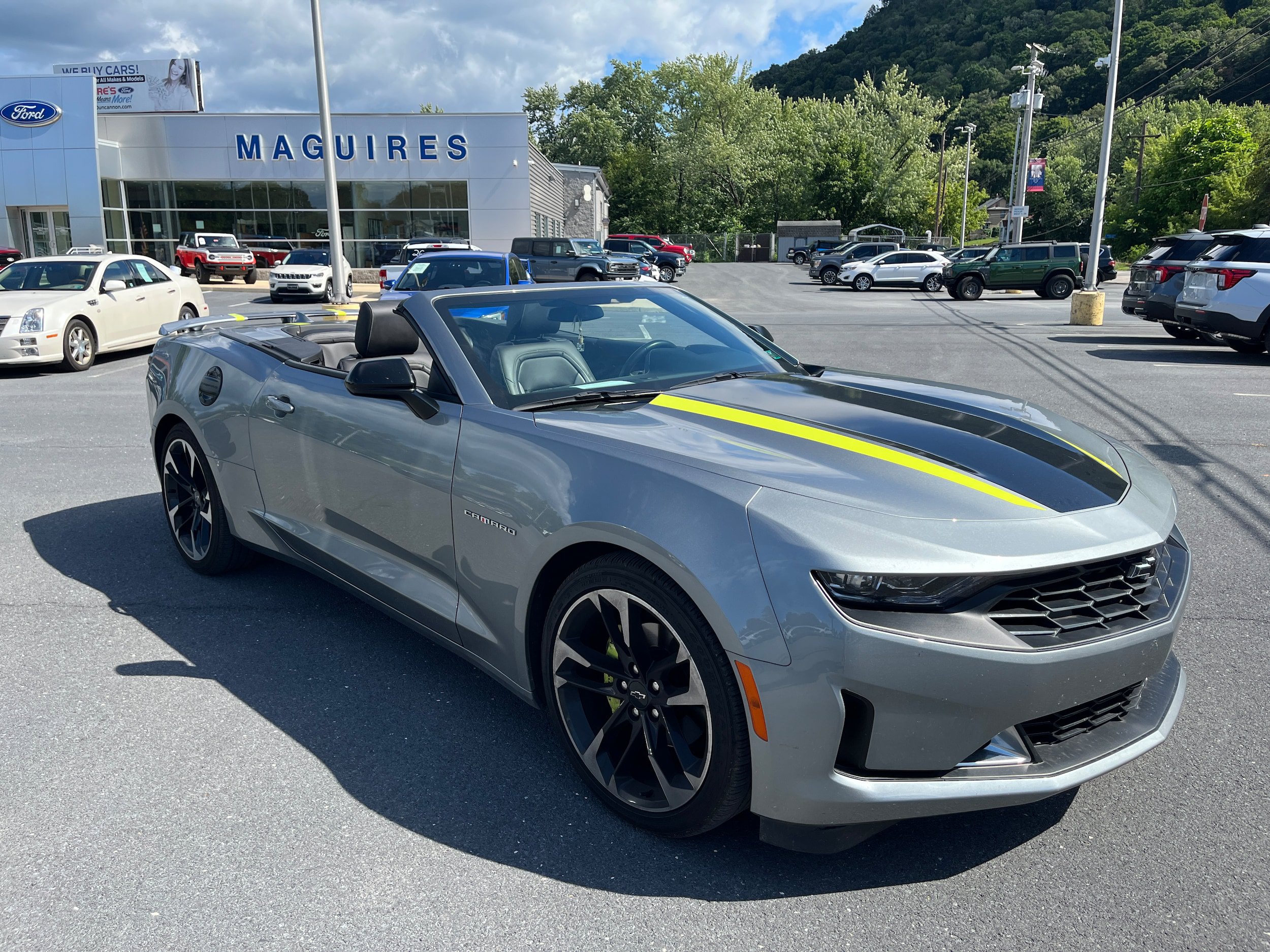 Used 2023 Chevrolet Camaro LT RWD image 17