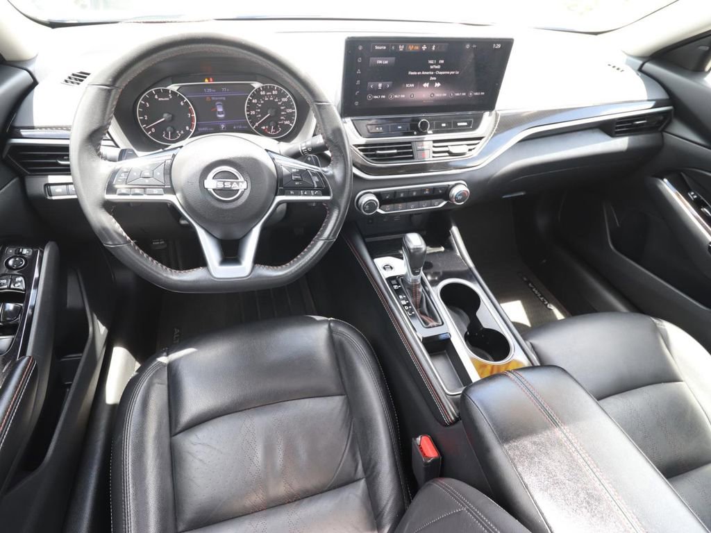 Used 2024 Nissan Altima 2.5 SR w/ SR Premium Package FWD image 9