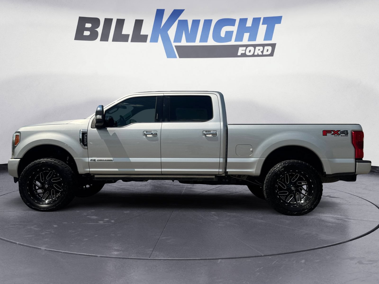 Certified 2018 Ford F250 Platinum w/ Platinum Ultimate Package AWD/4WD image 2