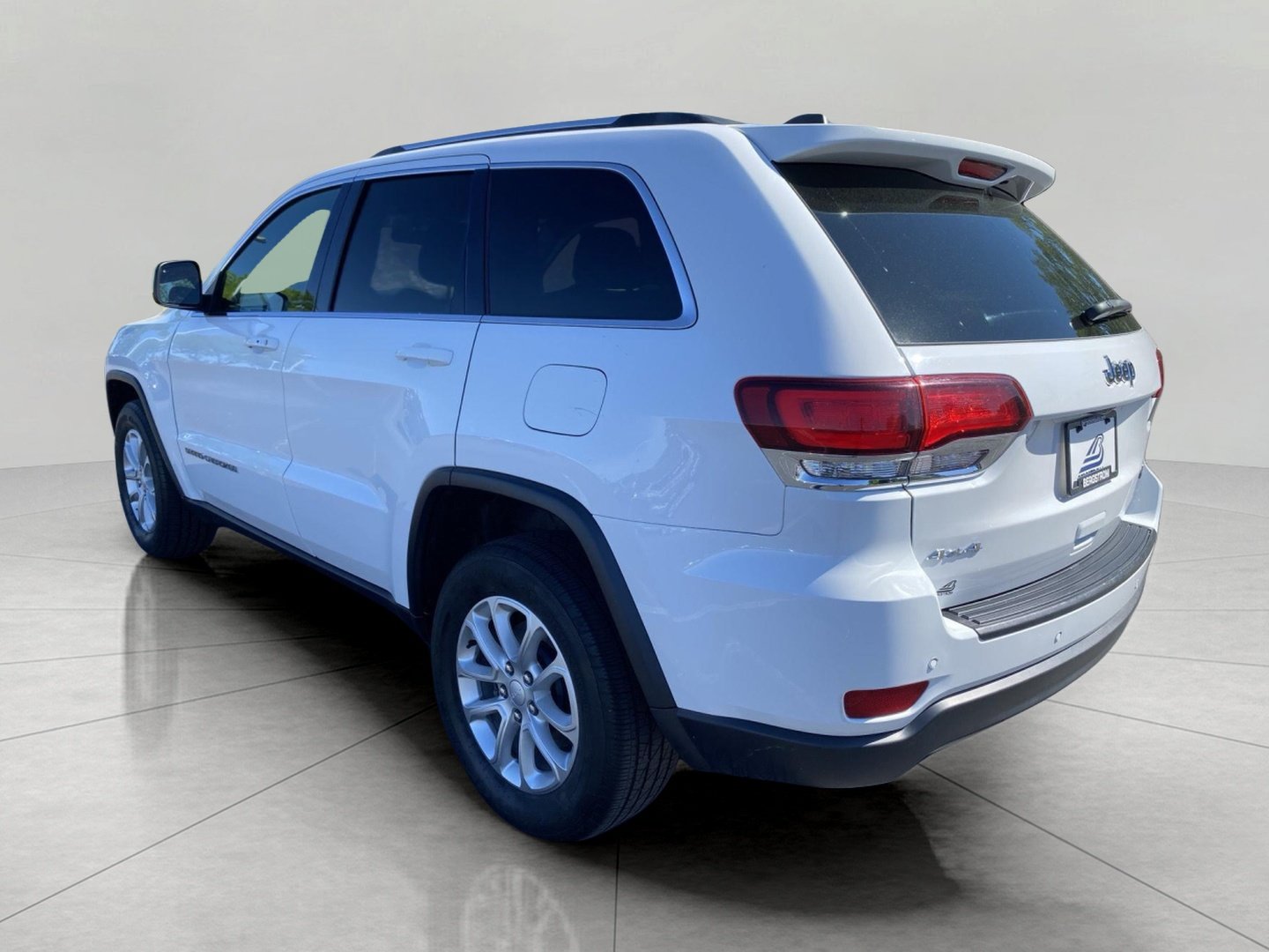 Used 2021 Jeep Grand Cherokee Laredo AWD/4WD image 29