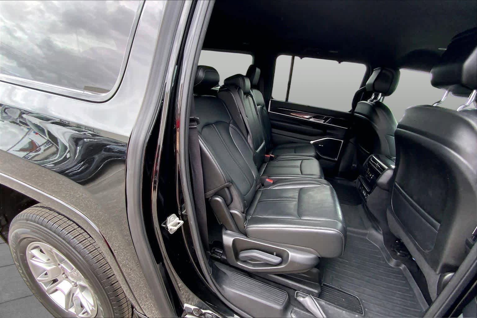 Used 2023 Jeep Wagoneer L 4WD w/ Convenience Group I image 19