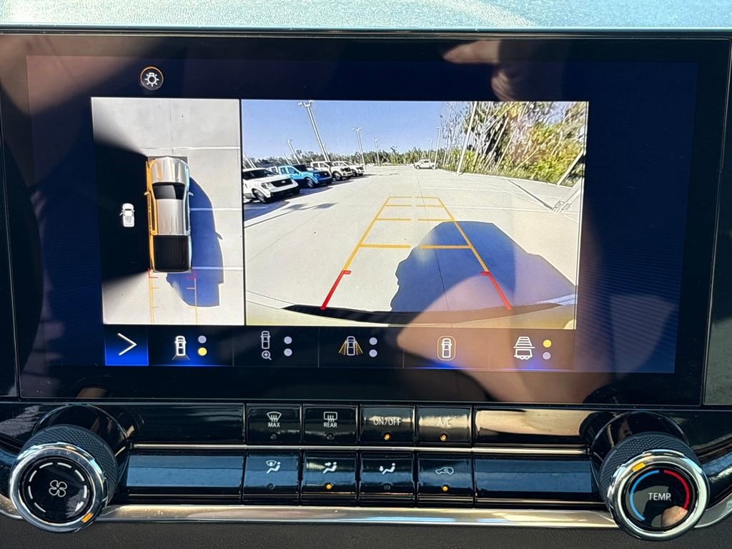 Used 2023 Chevrolet Colorado Trail Boss w/ Technology Package image 24