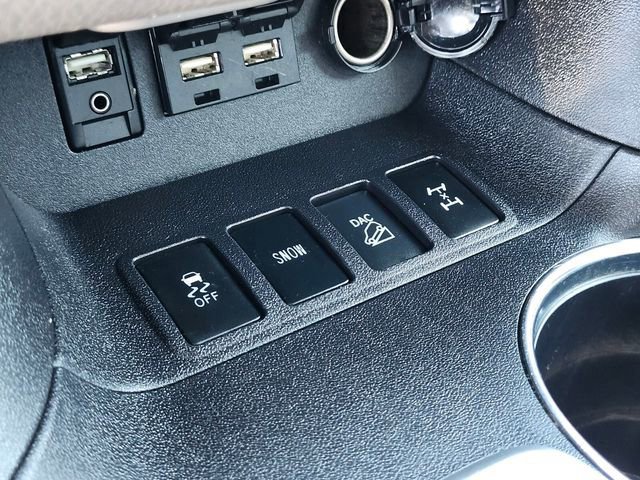 Used 2019 Toyota Highlander XLE image 28