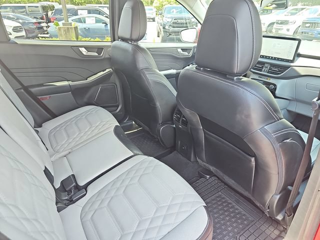 Certified 2023 Ford Escape Platinum w/ Premium Technology Package AWD/4WD image 11
