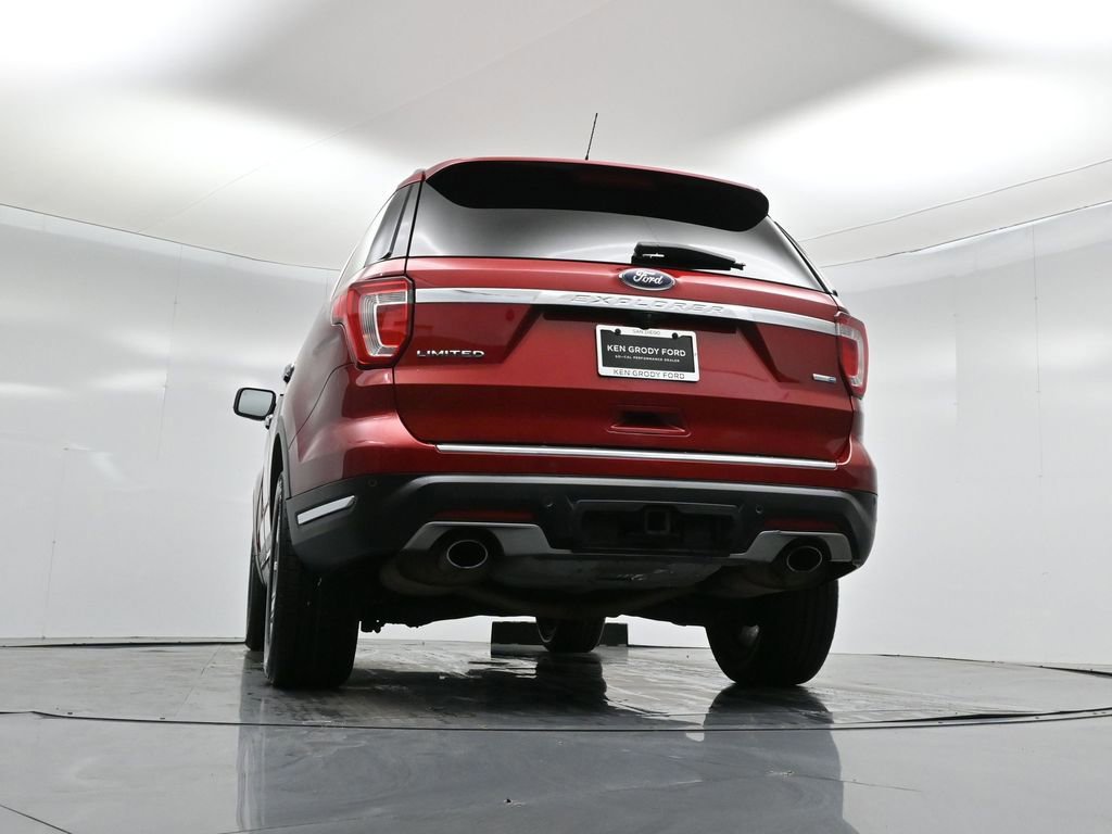 Certified 2018 Ford Explorer Limited w/ Ford Safe & Smart Package image 17