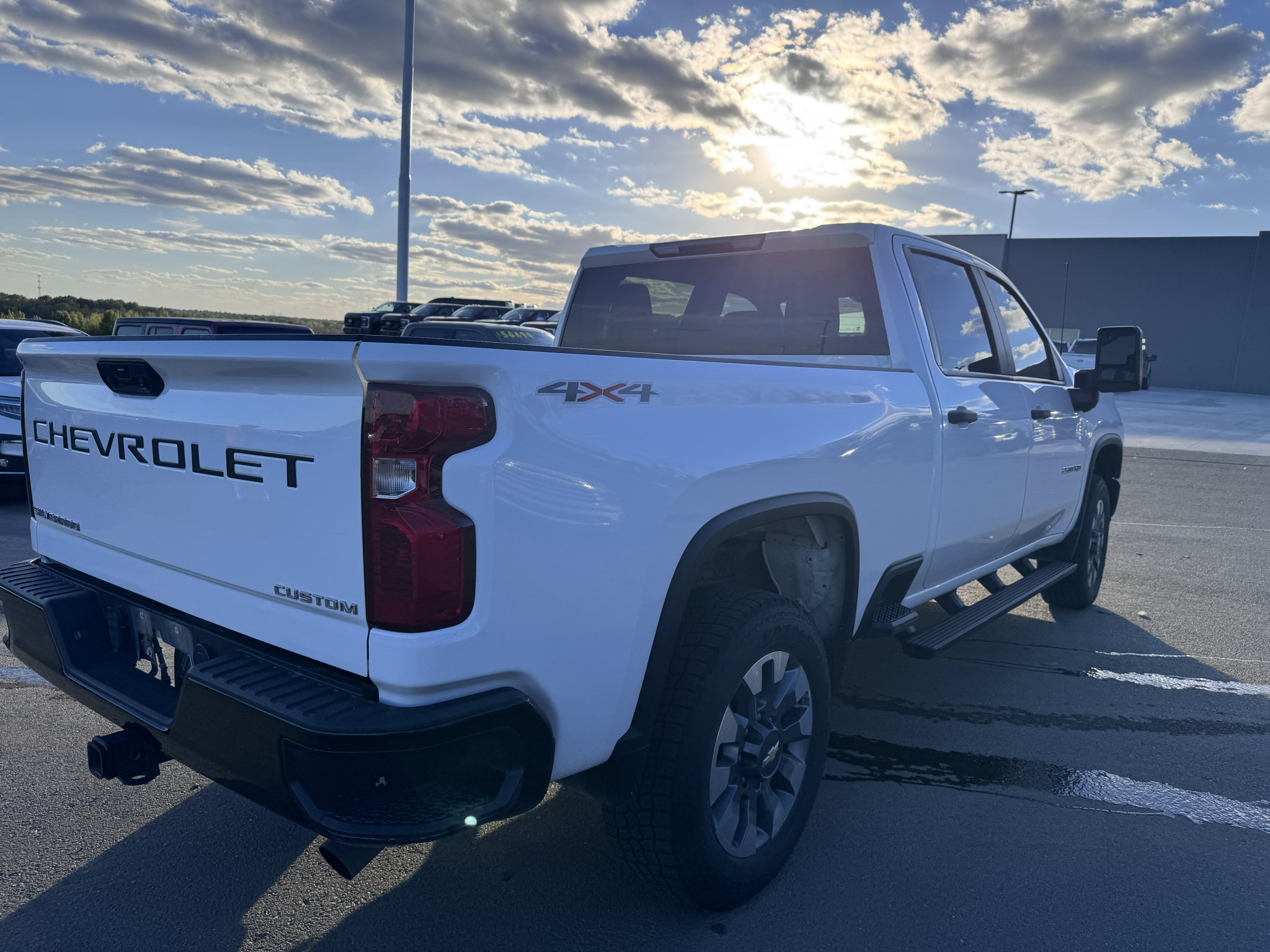 Used 2023 Chevrolet Silverado 2500 Custom w/ Custom Convenience Package AWD/4WD image 5