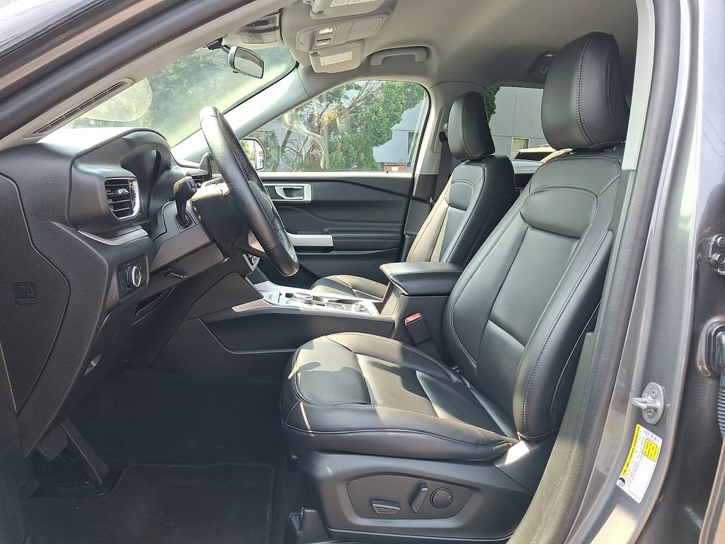 Certified 2023 Ford Explorer XLT w/ Equipment Group 202A AWD/4WD image 17