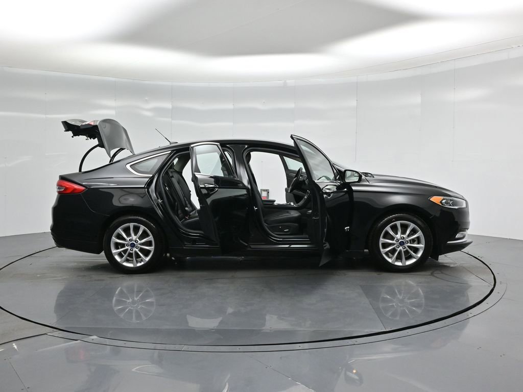 Certified 2017 Ford Fusion Energi SE image 5