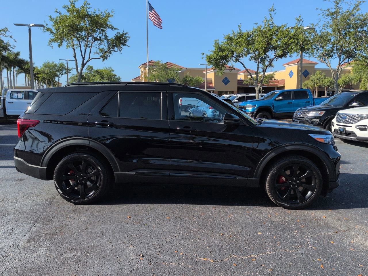 Certified 2023 Ford Explorer ST w/ Equipment Group 401A AWD/4WD image 6