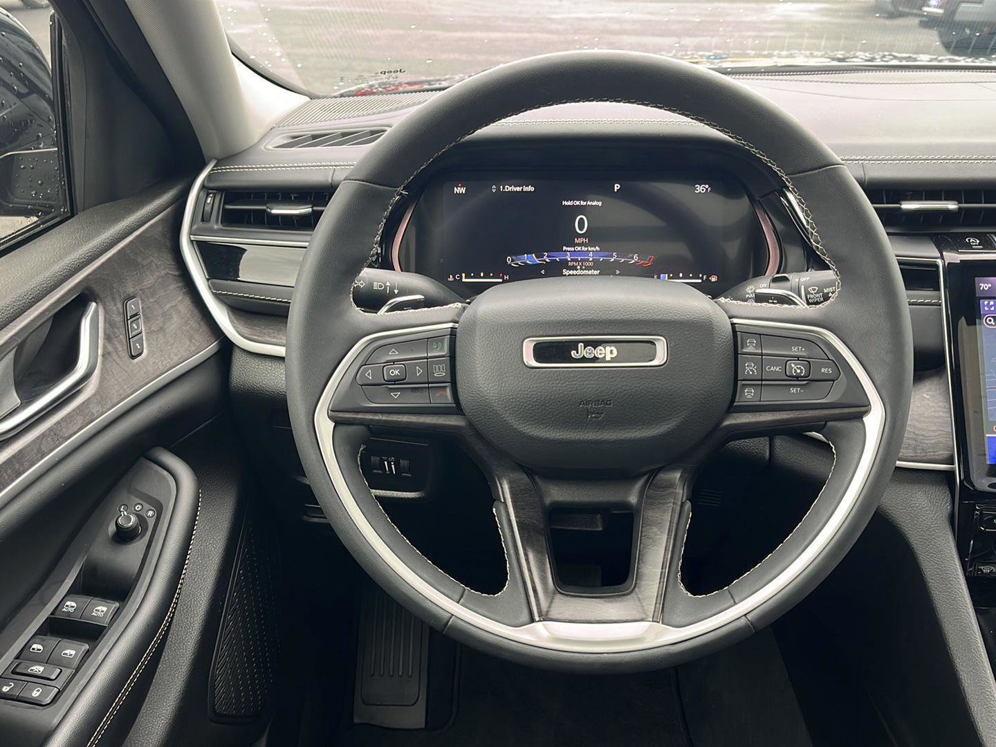 Used 2023 Jeep Grand Cherokee Limited w/ Black Appearance Package image 20