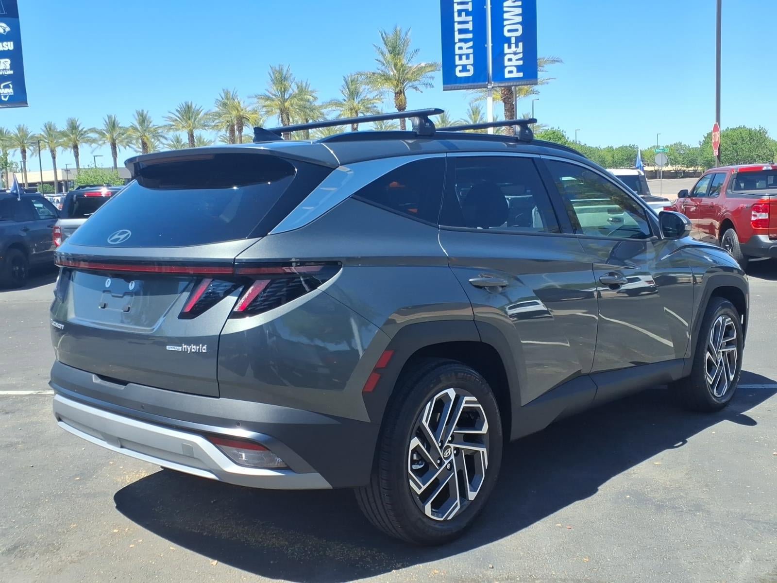 Used 2025 Hyundai Tucson Limited AWD/4WD image 4
