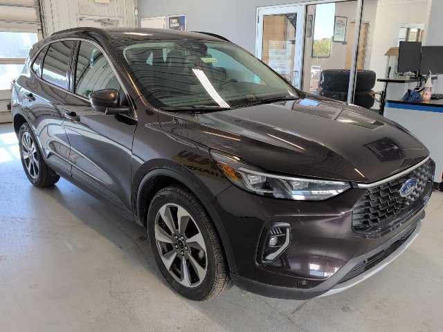 Certified 2023 Ford Escape Platinum AWD/4WD image 7